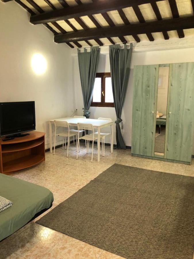 Reus Apartments Bagian luar foto